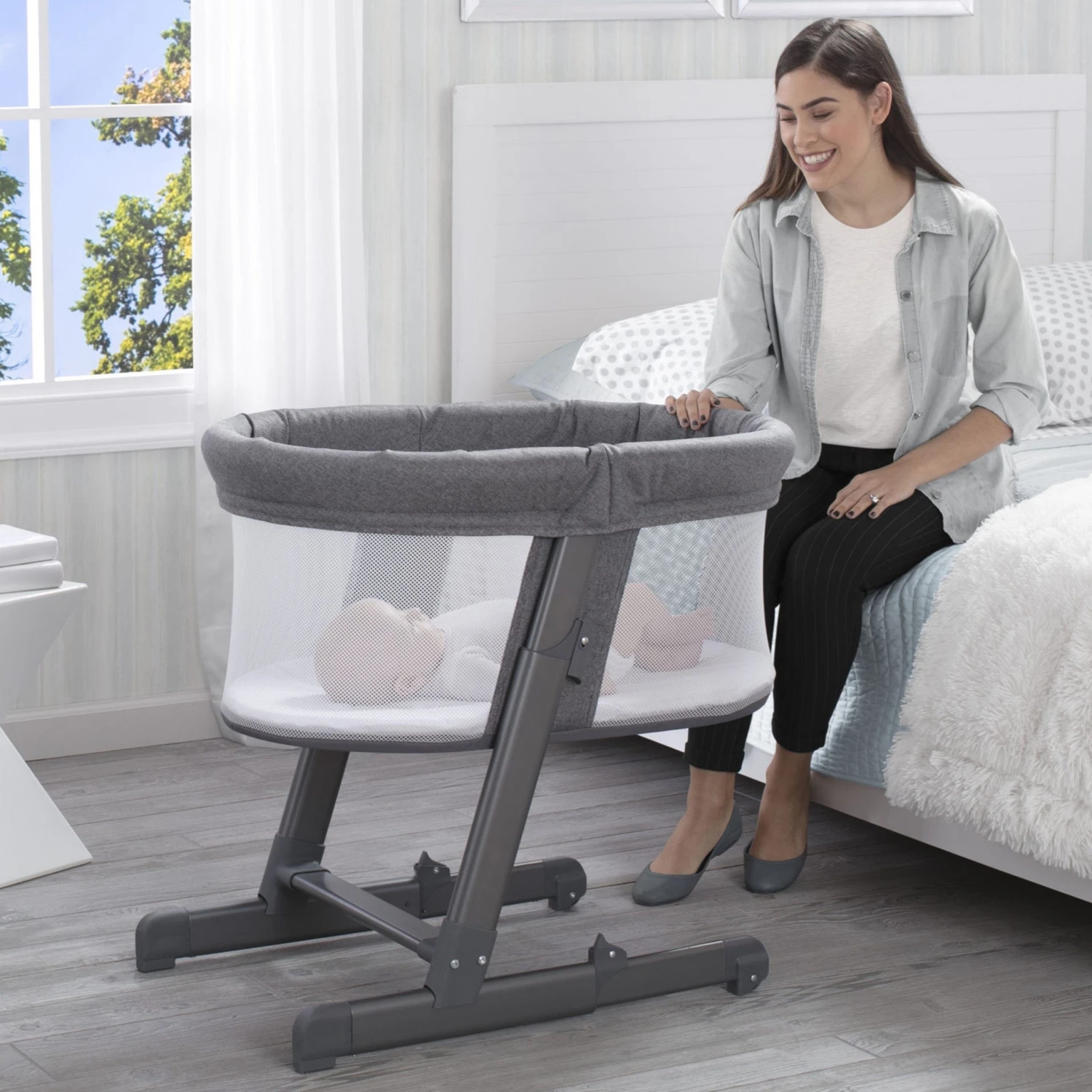 Bassinets Simmons Kids® Oval City Sleeper Bassinet 3 Bassinets Simmons Kids® Oval City Sleeper Bassinet