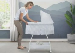 Delta Children Deluxe Soothing Dreams Bassinet