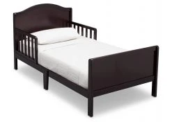 Delta Children Bennett Toddler Bed