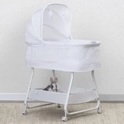 Simmons Kids Bassinets Airflow Auto Motion Bassinet