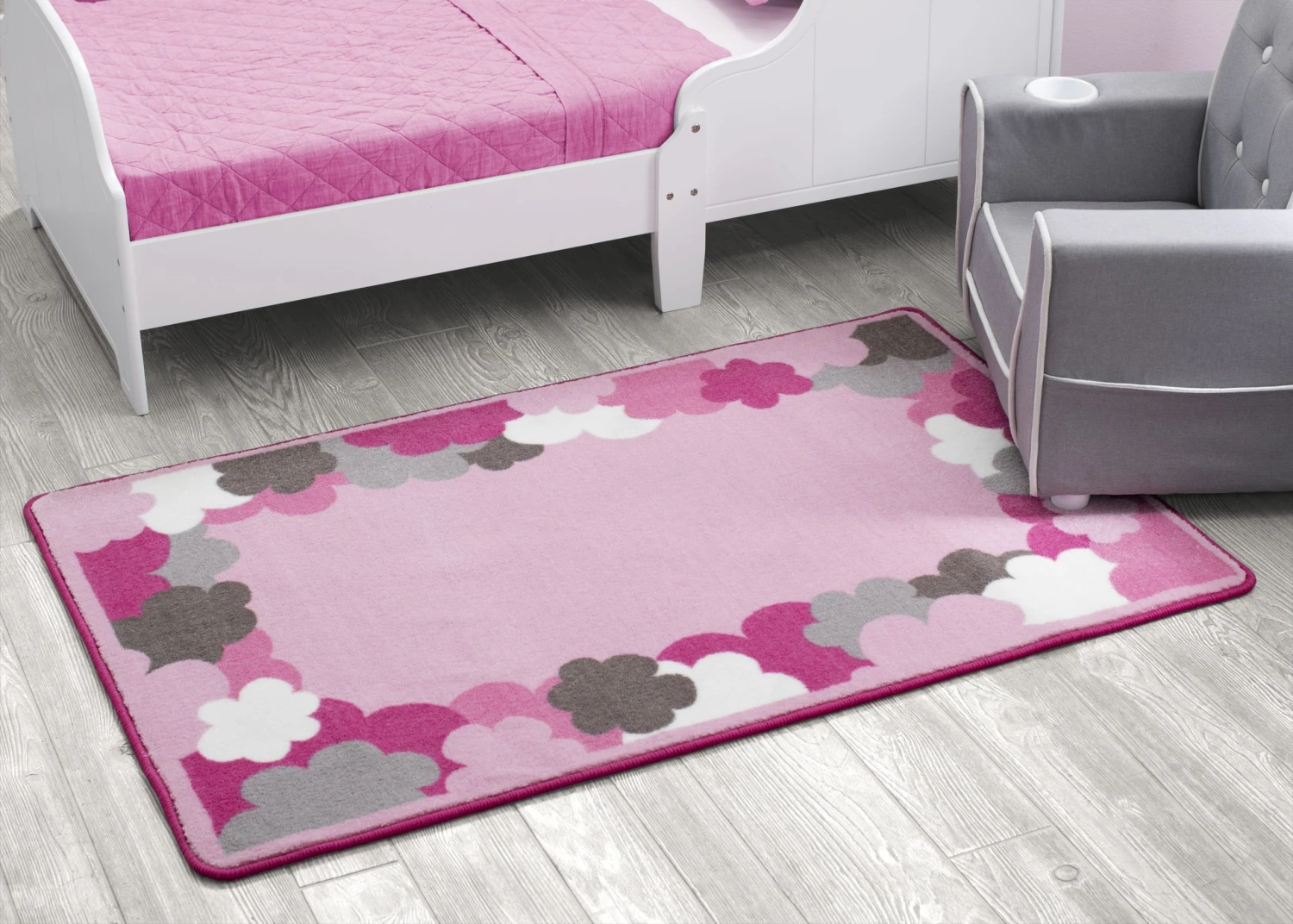 Delta Children Girls Soft Kids Area Rug (2.5 Ft X 4 Ft) Rugs
