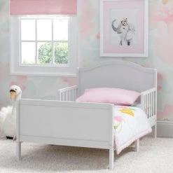 Delta Children Bennett Toddler Bed