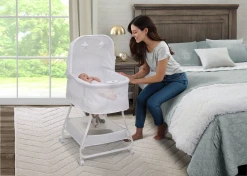 Simmons Kids Bassinets Airflow Auto Motion Bassinet