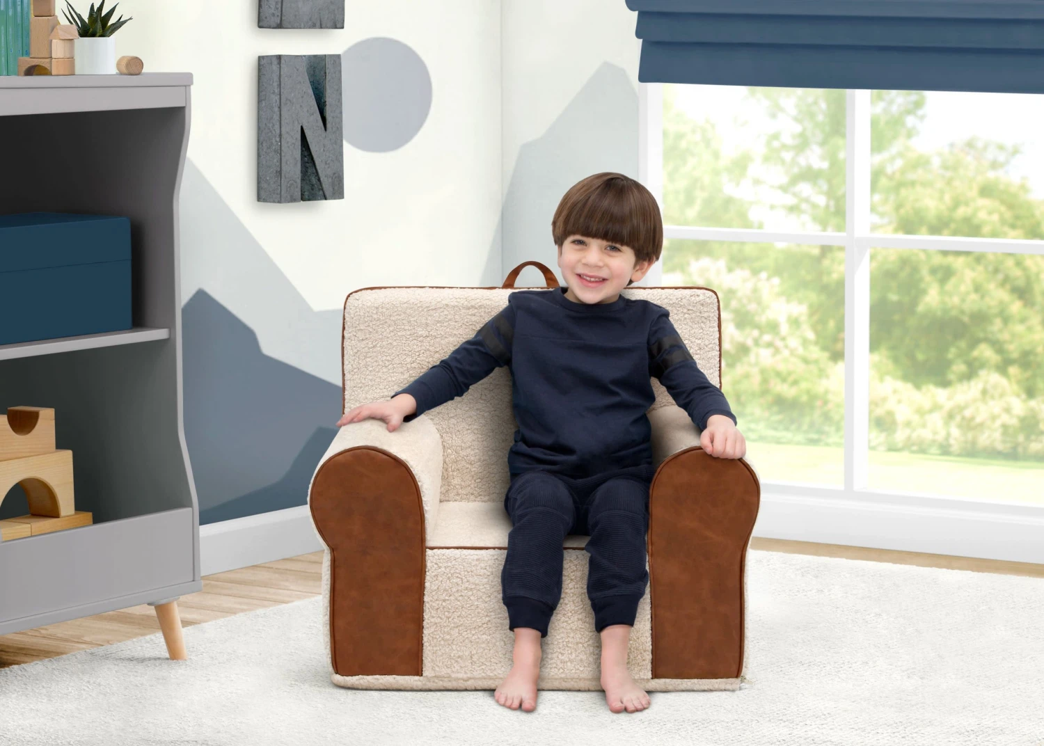 Delta Children Deluxe Cozee Sherpa And Faux Leather Chair For Kids 3 Delta Children Deluxe Cozee Sherpa And Faux Leather Chair For Kids